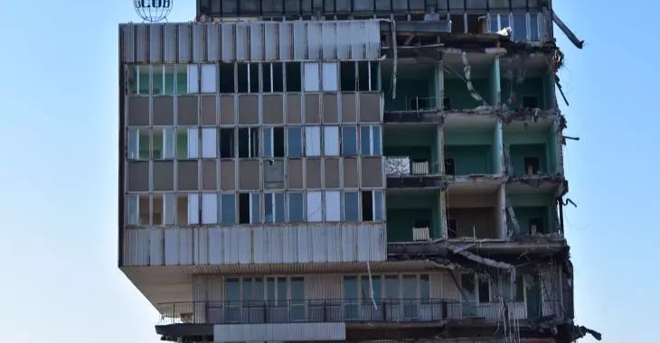 Wyburzanie hotelu