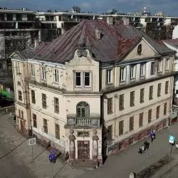 Kamienica na rogu ulic Solnej i Staszica w Kielcach