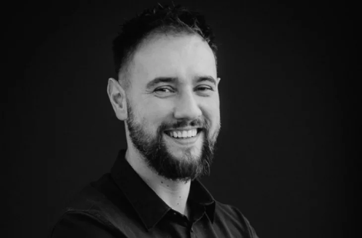 „Architektura i biznes to byłoby połączenie idealne”. 10 pytań do Mateusza Górnika