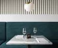 Klosze lamp Bright Spot w przestrzeniach publicznych