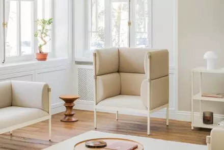 Fotel STILT z wysokim oparciem