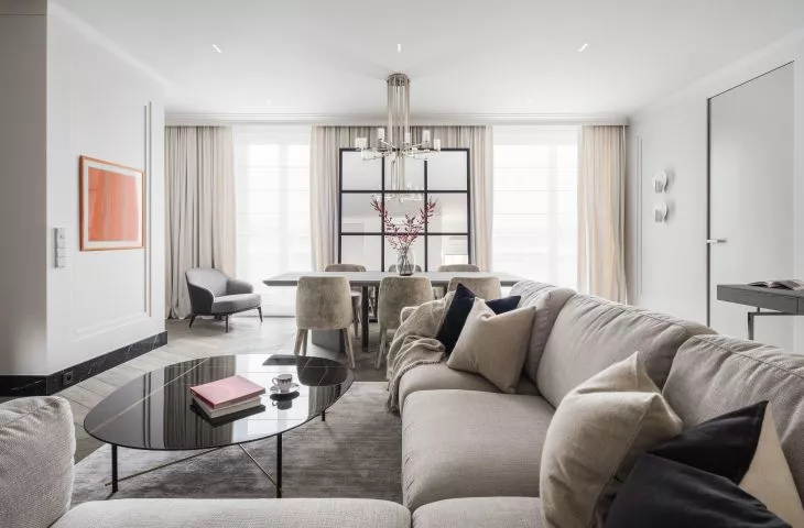 Grey in de luxe version. Apartment in Warsaw's Mokotow district