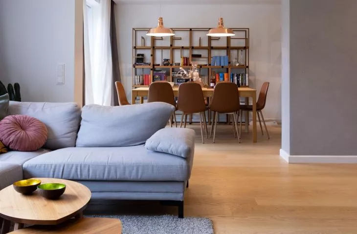 A new look at a house from the 1980s. Eclectic interiors designed by bene studio