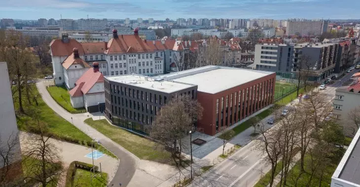 architekci chcieli wkomponować budynek w istniejącą tkankę urbanistyczną Gliwic
