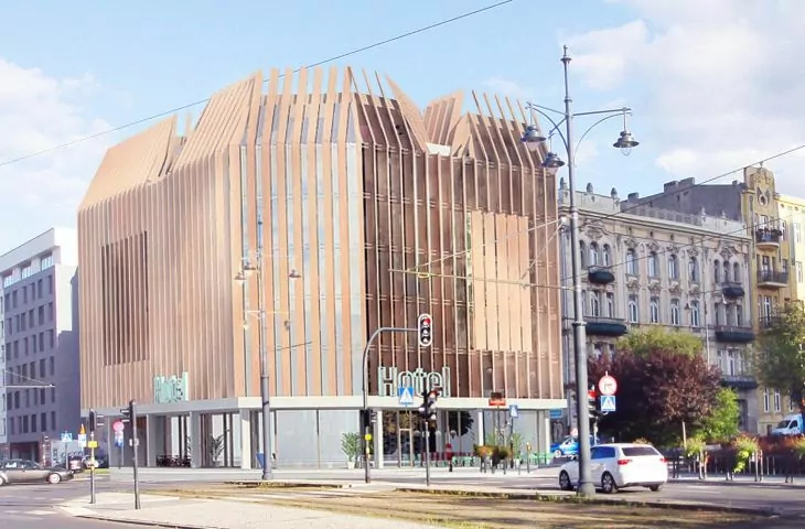 Drewniana bryła stanie na opuszczonym łódzkim narożniku. Oto Breath-In Hotel autorstwa Makaa
