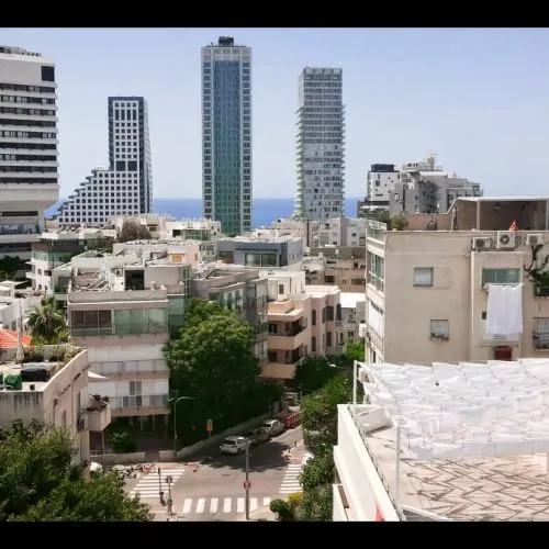 The Fifth Space. The new life of the Liebling Haus roof in Tel Aviv