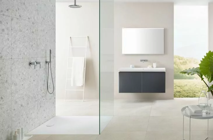 Shower tray, an idea for a quick refresh in the summer