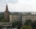 widok na Wieżę Piastowską i gmach urzędu w Opolu