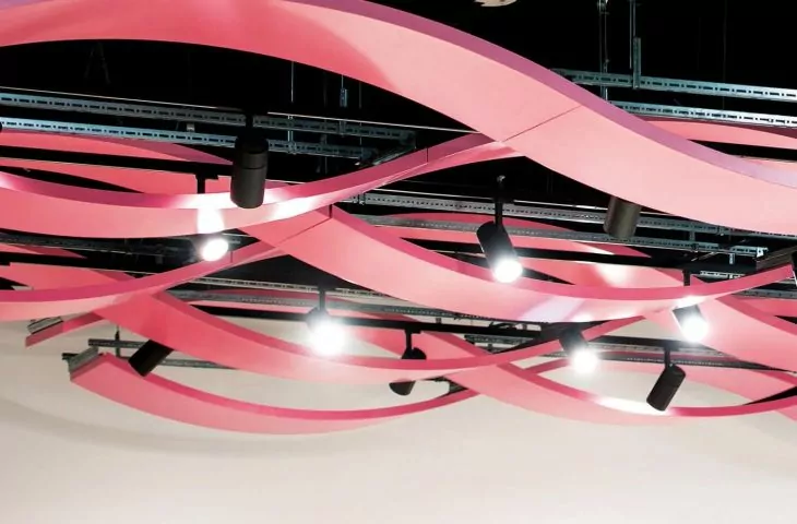 A ceiling that ripples