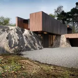 RE: ON THE ROCK HOUSE. Dom między skałami