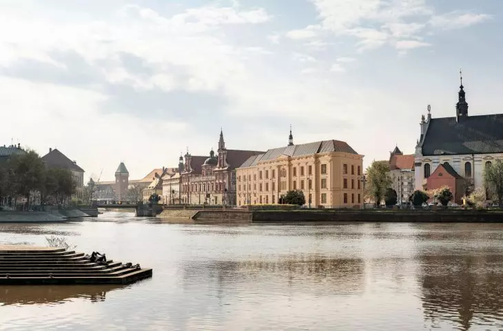 Nowe życie dawnego Wydziału Farmacji wrocławskiego Uniwersytetu Medycznego. Co powstanie w zabytkowym budynku?