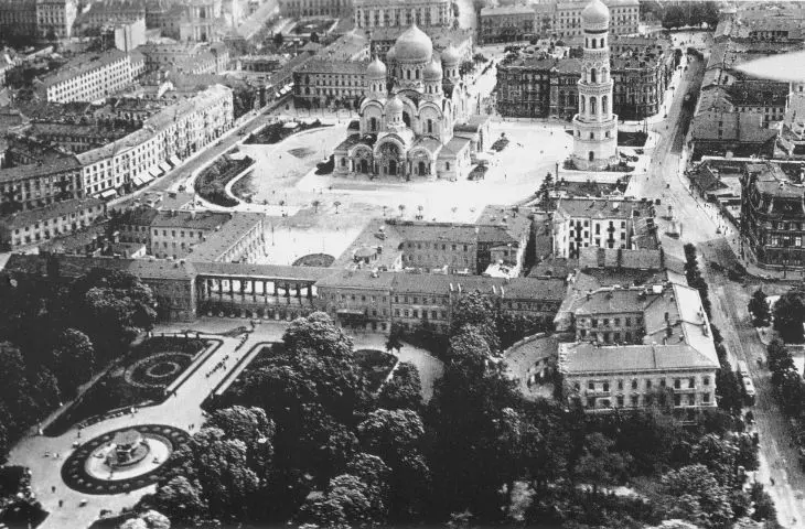 Pałac Saski z lotu ptaka. Fotografia wykonana ok. 1919 roku