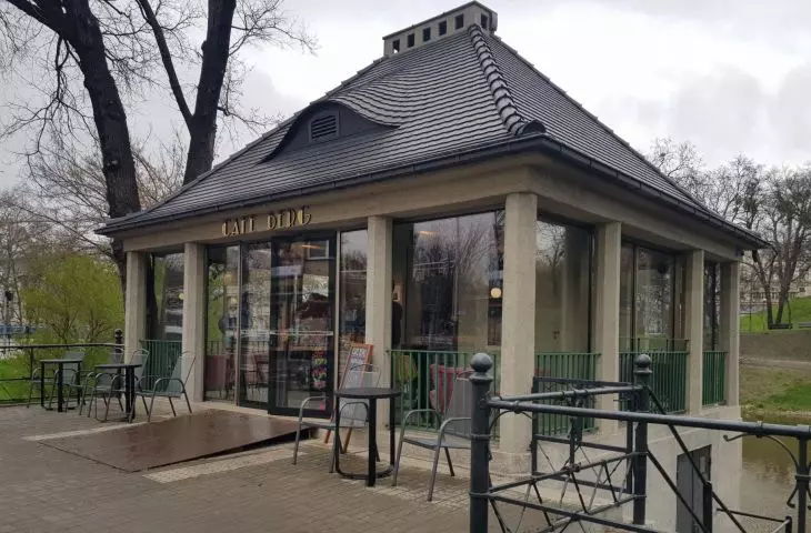 Cafe Berg in Wroclaw. After more than a century, the kiosk designed by Max Berg has regained its luster!