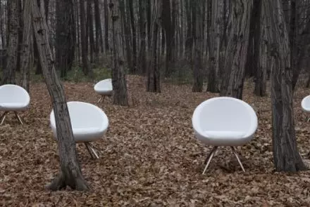 Kolekcja foteli i hokerów Lobo