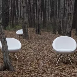 Kolekcja foteli i hokerów Lobo