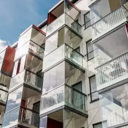 bezramowy system szklenia balkonów LUMON