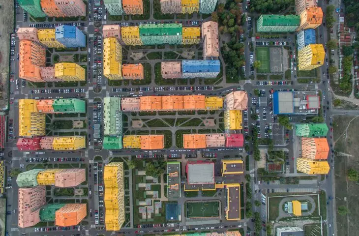 Comfort Town - feigned Europeanness behind a tight border