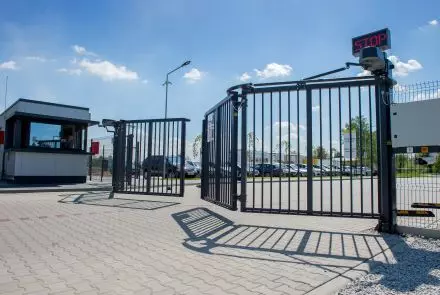 Ogrodzenia przemysłowe, brama V-King