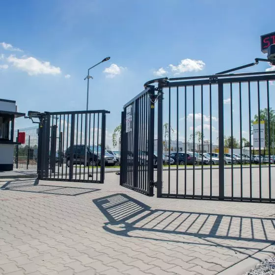 Ogrodzenia przemysłowe, brama V-King