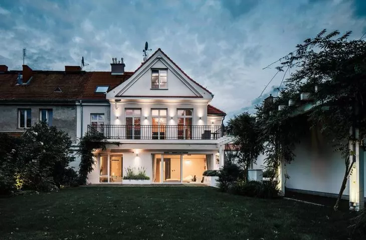 Villa in Old Bielany. Metamorphosis of a pre-war house
