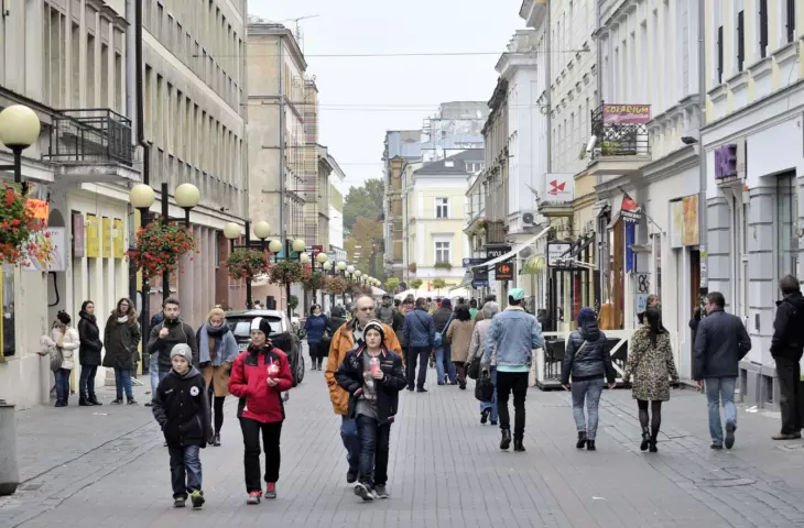 Pandemia wymiata handel z polskich ulic