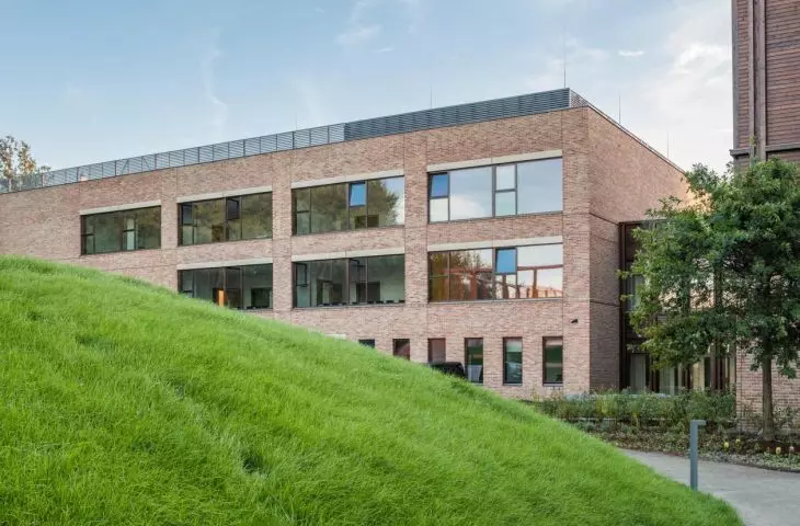 Budynek biurowy, oświaty lub administracji