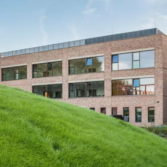 Szkoła Podstawowa Nr 400 w Warszawie, proj.: Pracownia Bujnowski Architekci
