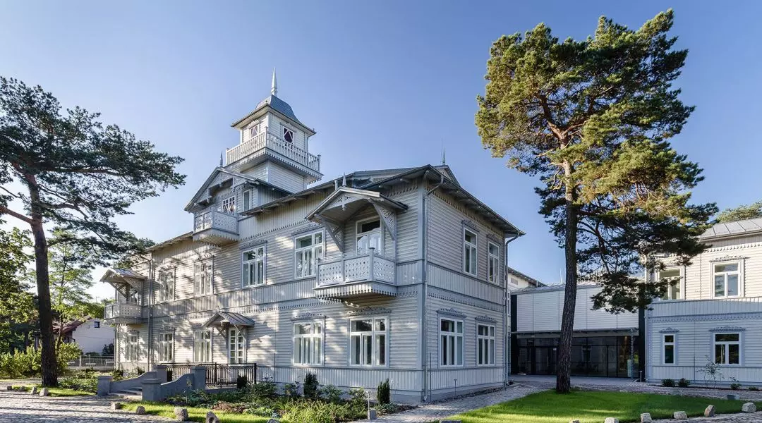 Modernizacja i przebudowa Sanatorium Abrama Gurewicza w Otwocku na Centrum Medyczne Mirai Clinic wraz z częścią hotelową, proj.: Grupa 5 Architekci