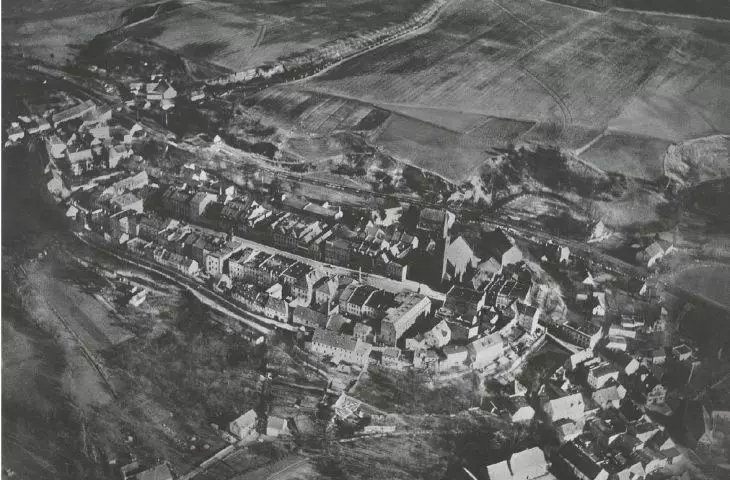 Wyróżnienie (ex aequo), kategoria teoretyczna