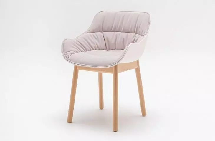 Baltic Soft chair with wooden base