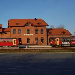 Biblioteka w Pleszewie w budynku dworca kolei wąskotorowej