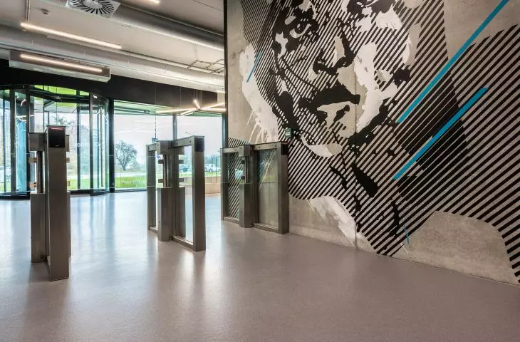 Classic, industrial, special effects - trends in resin floor design in offices