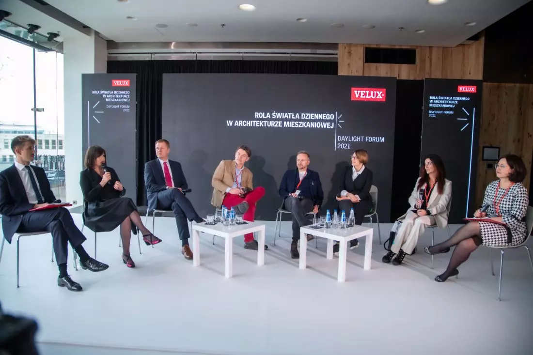 Debata z udziałem
- od prawej: Monika Kupska-Kupis, Agnieszka Szczepaniak, dr Natalia Sokół, Damian Kałdonek, Marcin Woyciechowski, Michał Kornacki, Ewa Porębska,
Grzegorz Piątek.