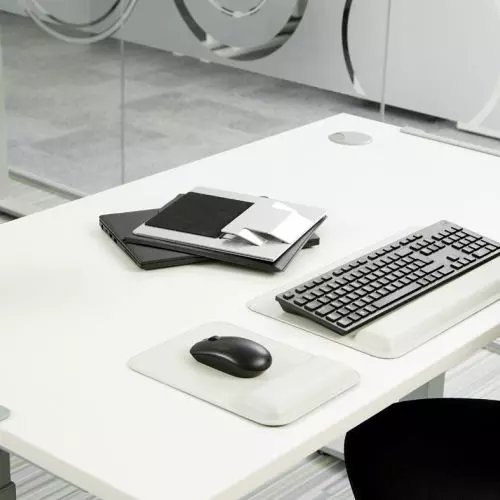 Najlepsze rozwiązania ergonomiczne do pracy z komputerem – ERGONOMIA FELLOWES