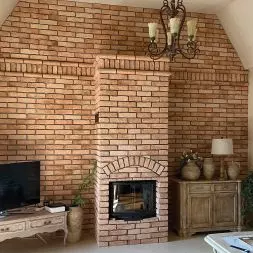 Stara cegła beżowo-brązowa