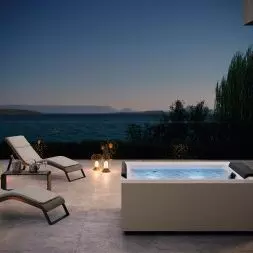 Divina L SPA, leżaki zewnętrzne