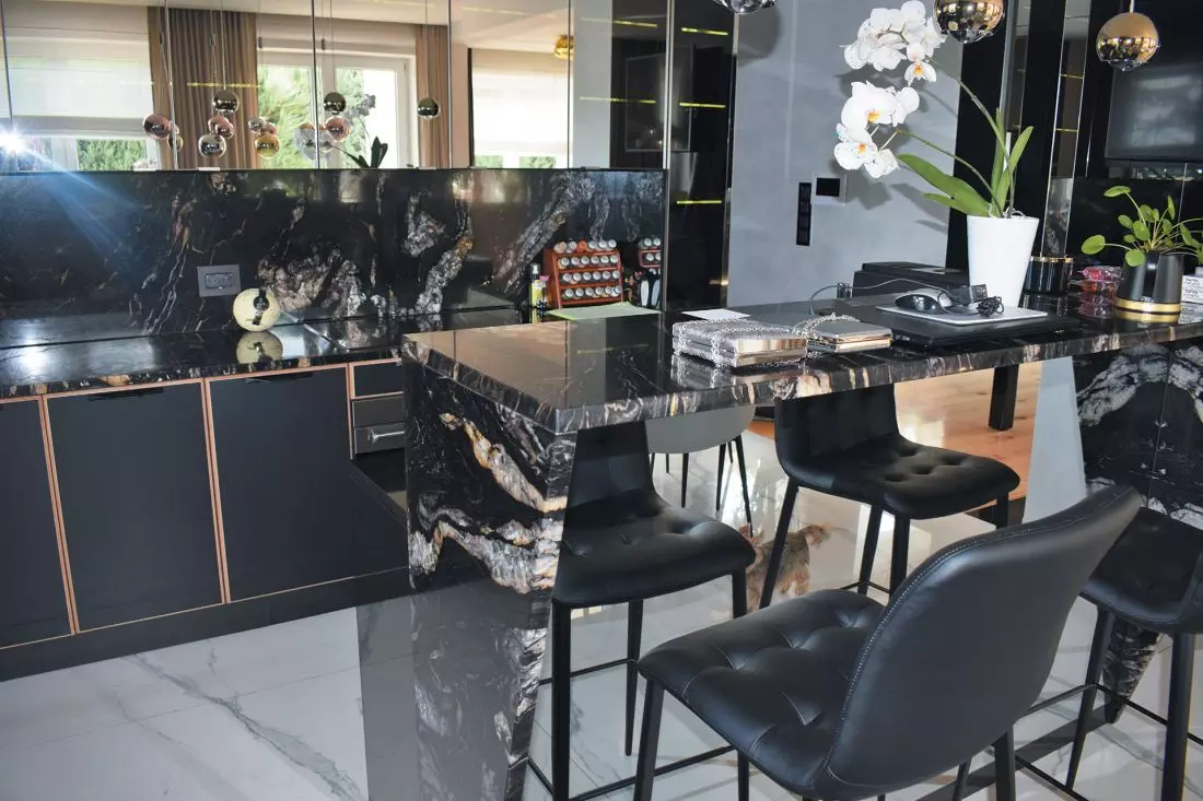 Blaty kuchenne
z granitu Titanium Projekt: Architektura i Wnętrza – Pracownia Architektoniczna
