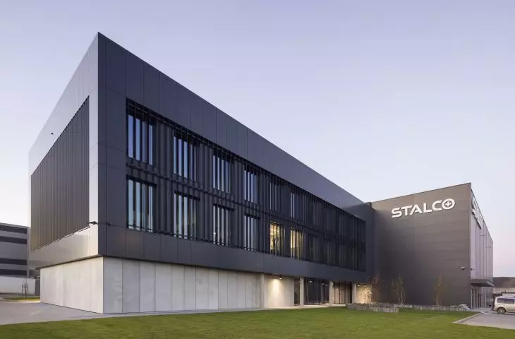 Aluminum structures for the construction industry - design, fabrication and installation