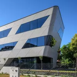 Obiekt: Biurowiec Bronowicka B.O.A.T., Kraków Efekt betonu