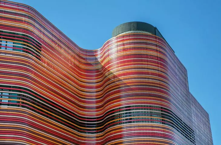 Hunter Douglas ceramic and aluminum facades. Large-format and extravagant