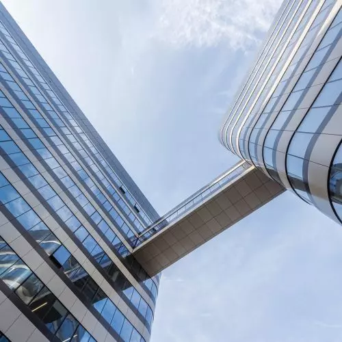 Guardian SunGuard ® SN 62/34HT szkło, które pozwala na gięcie i realizację niestandardowych form
