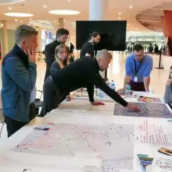 Warsztaty urbanistyczne dotyczące Wesołej trwały podczas Biennale Architektury w Krakowie