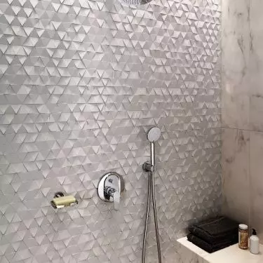 Deszczownica w stylowej łazience