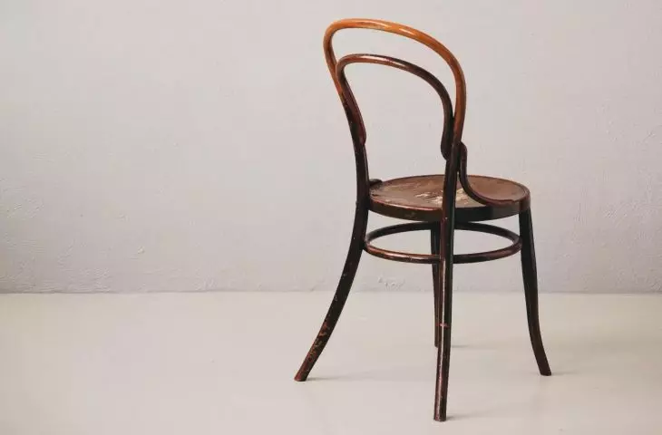 To jedno z najbardziej rozpoznawalnych krzeseł o konstrukcji giętej Fot. Lisett Kruusimäe © Pexels