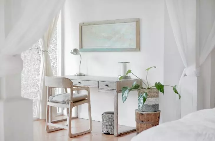 Bright interior with minimalistic furniture Photo by Hutomo Abrianto © UNSPLASH