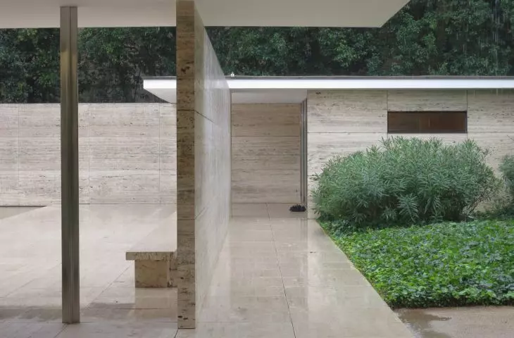 A&B quiz - Life and works of Mies van der Rohe <p>Farnsworth House in Plano designed by Mies van der Rohe</p>