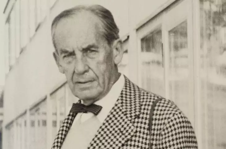 A&B quiz - Life and works of Walter Gropius <p>Pictured are Walter Gropius (left) and Harry Seidler (right) in 1954</p>