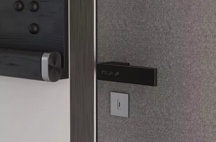 Tactile plates are placed on the handles