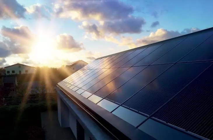 Roof integrated with photovoltaic cells