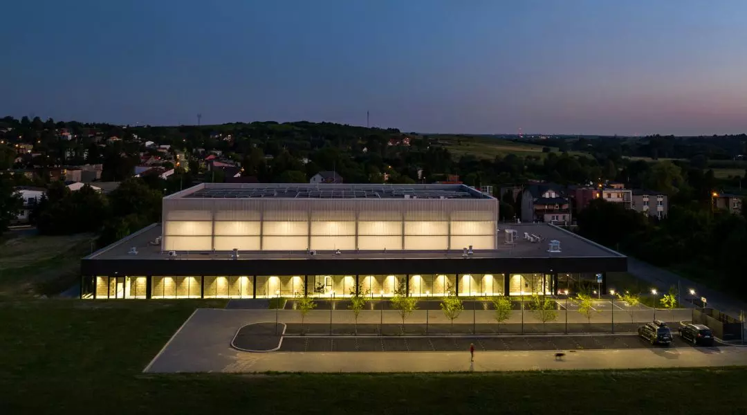 LUX Hala widowiskowo-sportowa w Rogoźniku